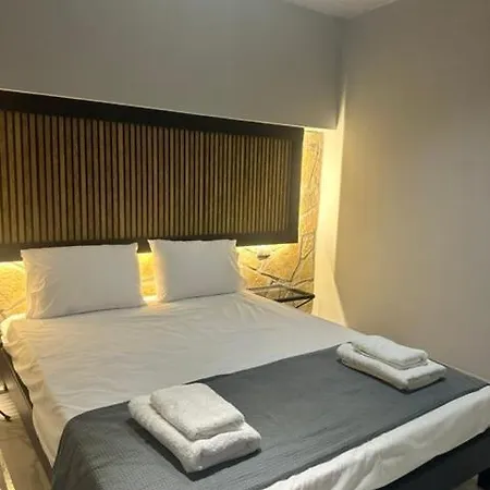 Apartamento Letsios Steel4 *