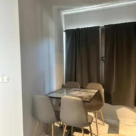 Letsios Steel4 Apartamento
