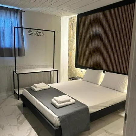 Letsios Steel4 Apartamento